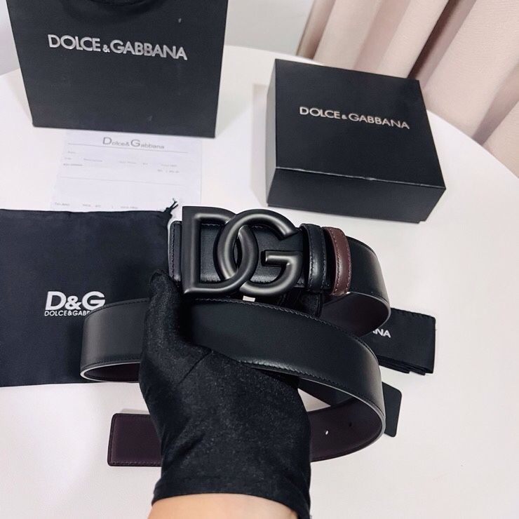 Dolce&Gabbana  黑咖双面小牛皮腰带，双面使用尽显巧思 ，宽度.40mm