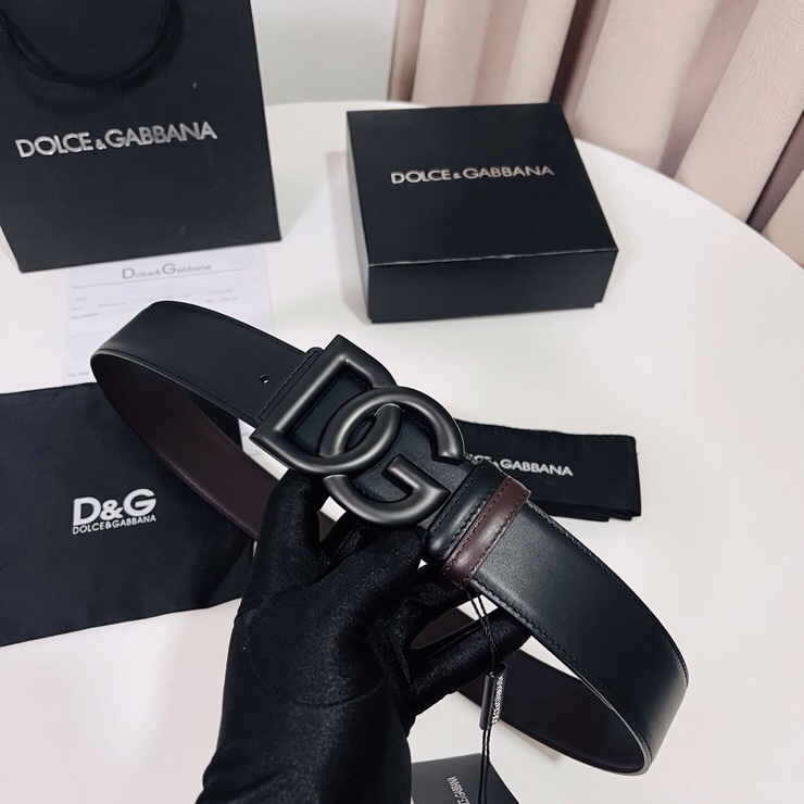 Dolce&Gabbana  黑咖双面小牛皮腰带，双面使用尽显巧思 ，宽度.40mm