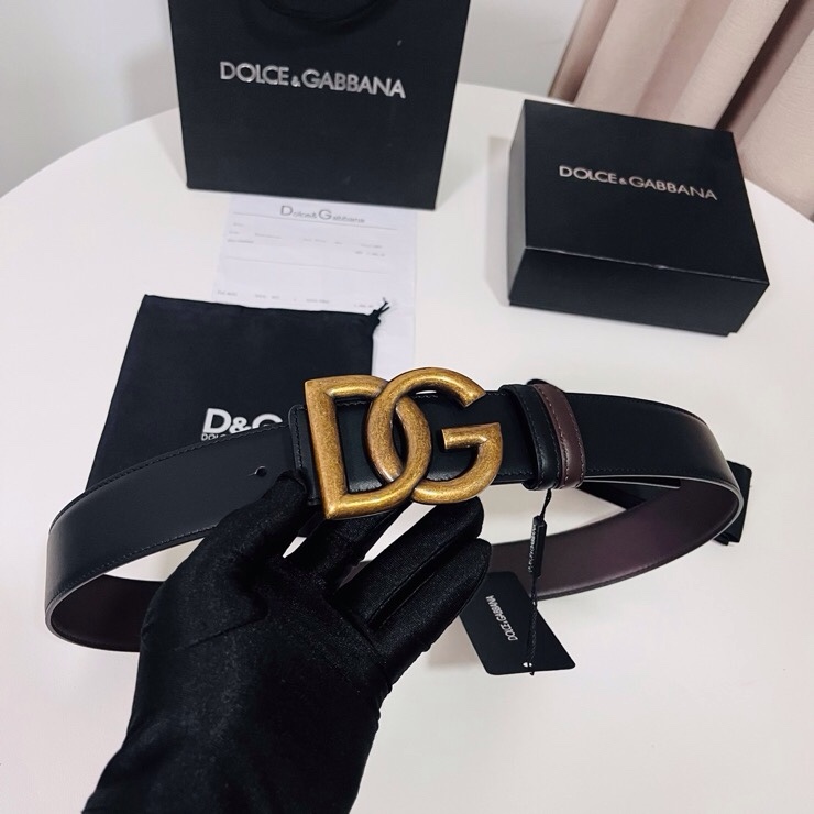 Dolce&Gabbana  黑咖双面小牛皮腰带，双面使用尽显巧思 ，宽度.40mm