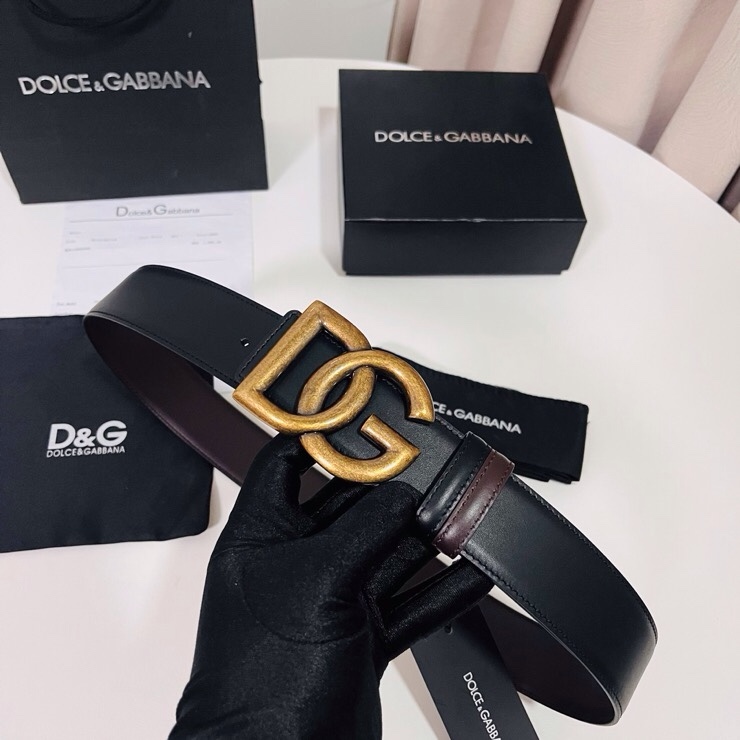 Dolce&Gabbana  黑咖双面小牛皮腰带，双面使用尽显巧思 ，宽度.40mm