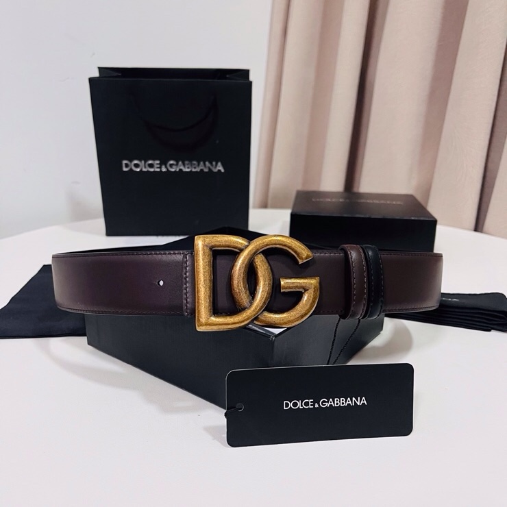 Dolce&Gabbana  黑咖双面小牛皮腰带，双面使用尽显巧思 ，宽度.40mm