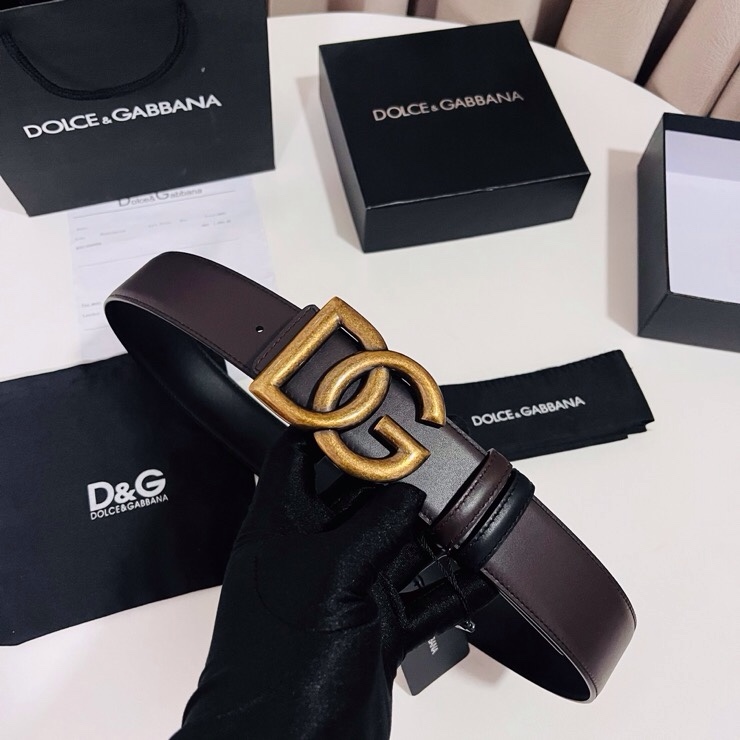 Dolce&Gabbana  黑咖双面小牛皮腰带，双面使用尽显巧思 ，宽度.40mm