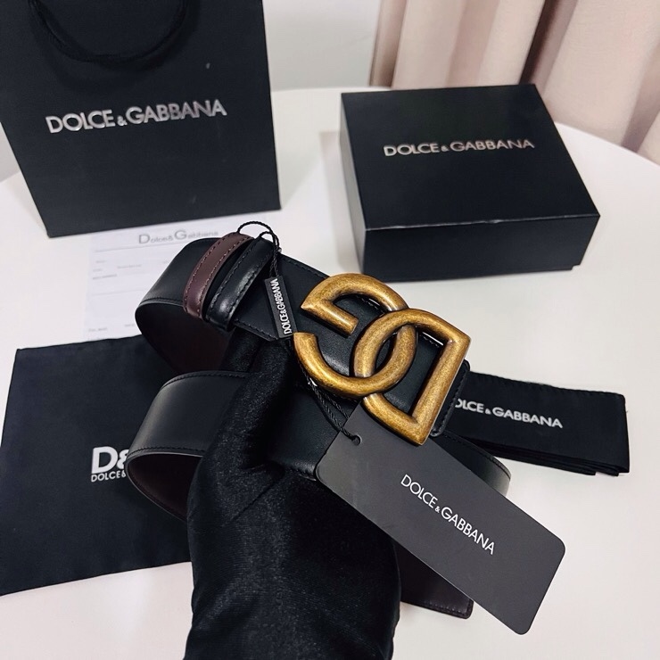 Dolce&Gabbana  黑咖双面小牛皮腰带，双面使用尽显巧思 ，宽度.40mm