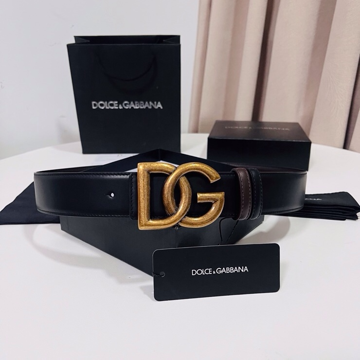 Dolce&Gabbana  黑咖双面小牛皮腰带，双面使用尽显巧思 ，宽度.40mm