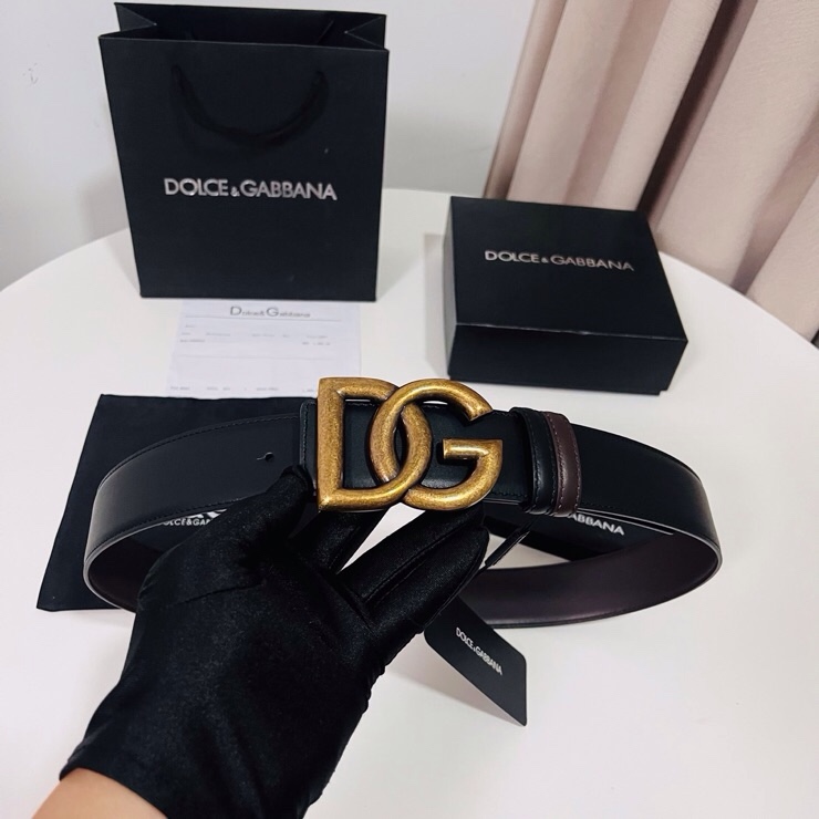 Dolce&Gabbana  黑咖双面小牛皮腰带，双面使用尽显巧思 ，宽度.40mm