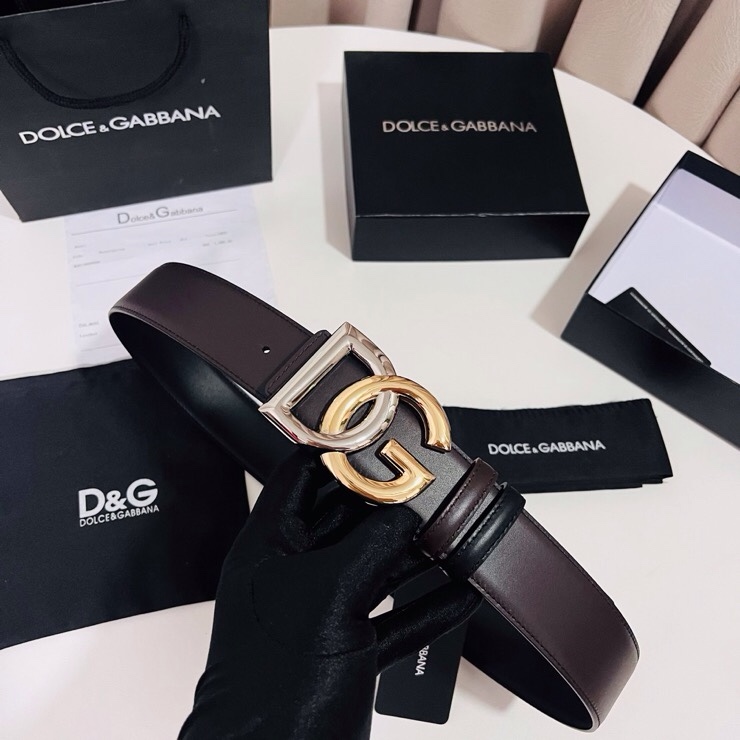 Dolce&Gabbana  黑咖双面小牛皮腰带，双面使用尽显巧思 ，宽度.40mm