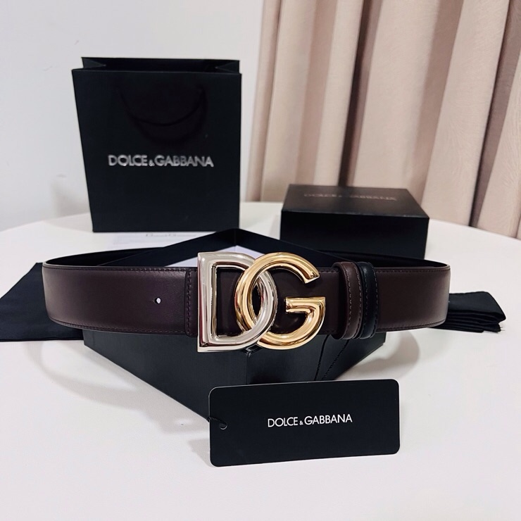 Dolce&Gabbana  黑咖双面小牛皮腰带，双面使用尽显巧思 ，宽度.40mm
