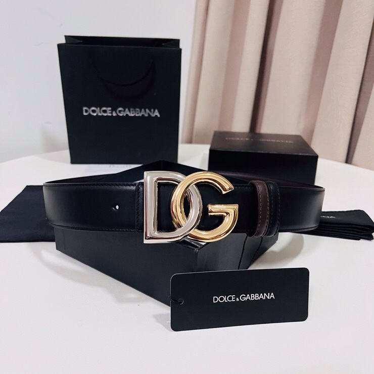 Dolce&Gabbana  黑咖双面小牛皮腰带，双面使用尽显巧思 ，宽度.40mm