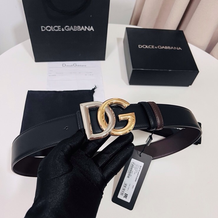 Dolce&Gabbana  黑咖双面小牛皮腰带，双面使用尽显巧思 ，宽度.40mm
