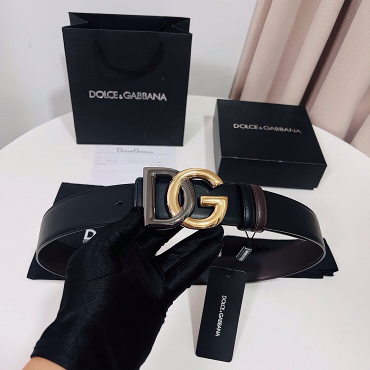 Dolce&Gabbana  黑咖双面小牛皮腰带，双面使用尽显巧思 ，宽度.40mm