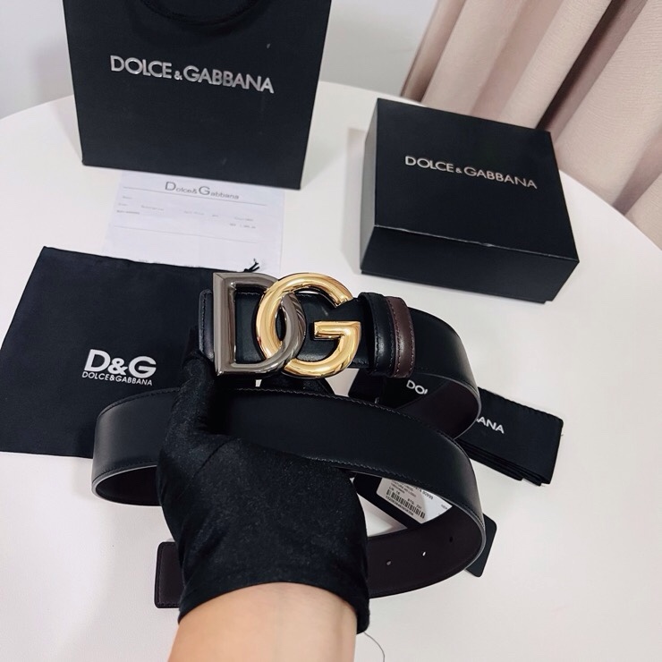 Dolce&Gabbana  黑咖双面小牛皮腰带，双面使用尽显巧思 ，宽度.40mm