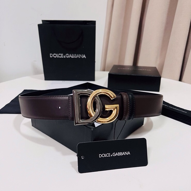 Dolce&Gabbana  黑咖双面小牛皮腰带，双面使用尽显巧思 ，宽度.40mm