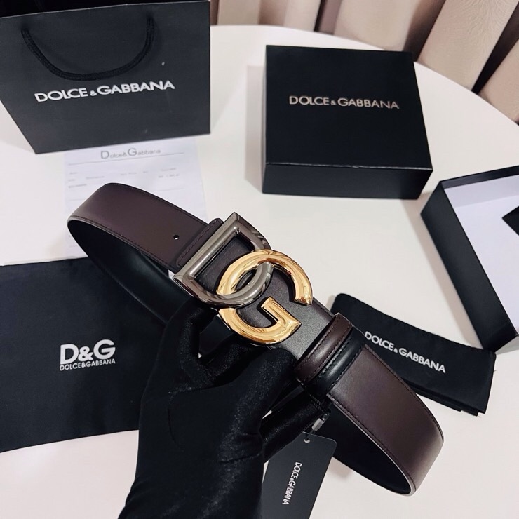 Dolce&Gabbana  黑咖双面小牛皮腰带，双面使用尽显巧思 ，宽度.40mm