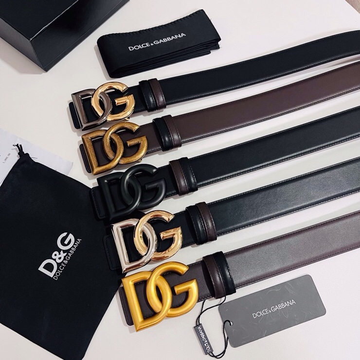 Dolce&Gabbana  黑咖双面小牛皮腰带，双面使用尽显巧思 ，宽度.40mm