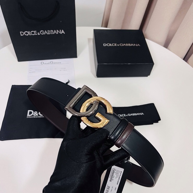 Dolce&Gabbana  黑咖双面小牛皮腰带，双面使用尽显巧思 ，宽度.40mm