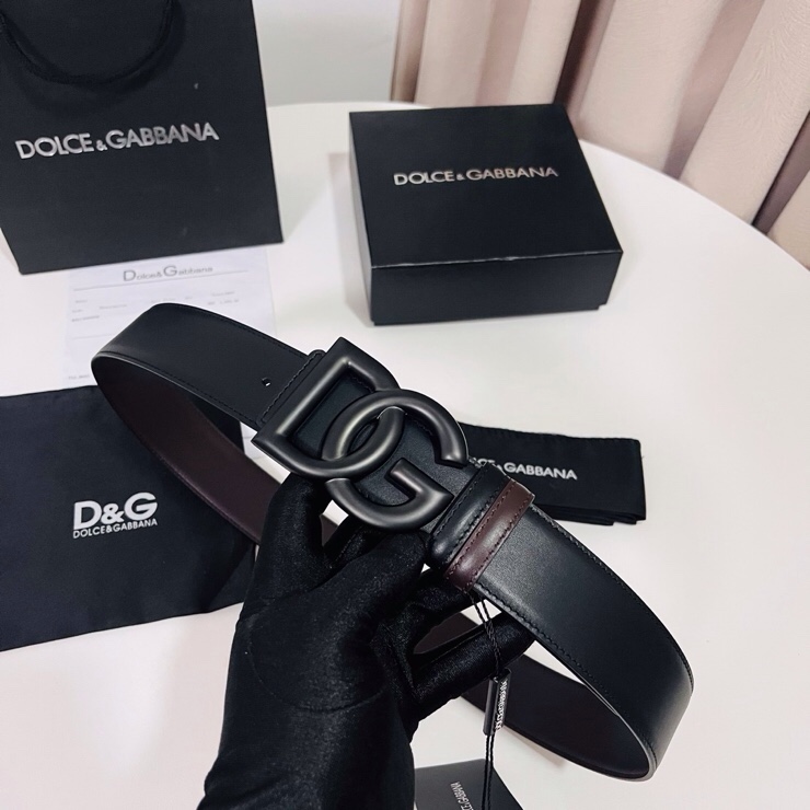 Dolce&Gabbana  黑咖双面小牛皮腰带，双面使用尽显巧思 ，宽度.40mm