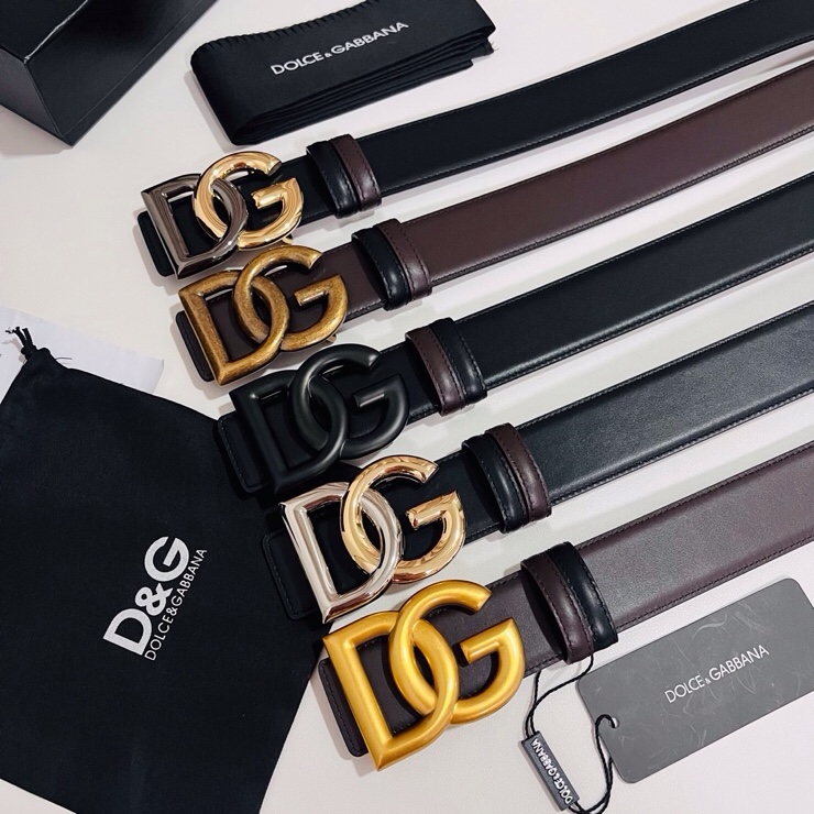 Dolce&Gabbana  黑咖双面小牛皮腰带，双面使用尽显巧思 ，宽度.40mm