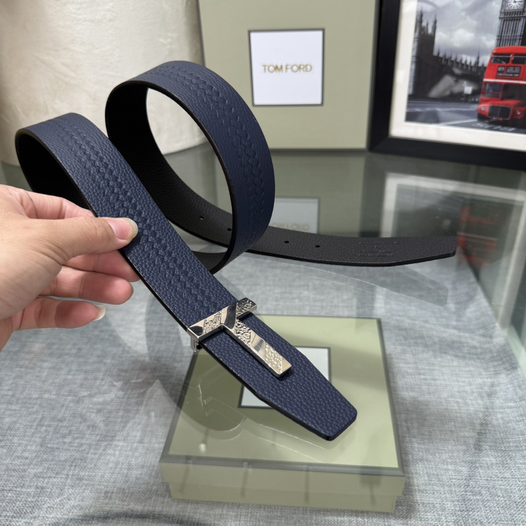 汤姆福特最新网红爆款双面头层牛皮专柜同步3.8宽新款上市了，原版牛皮，搭配铜扣，优雅，大方用的方便。谢谢