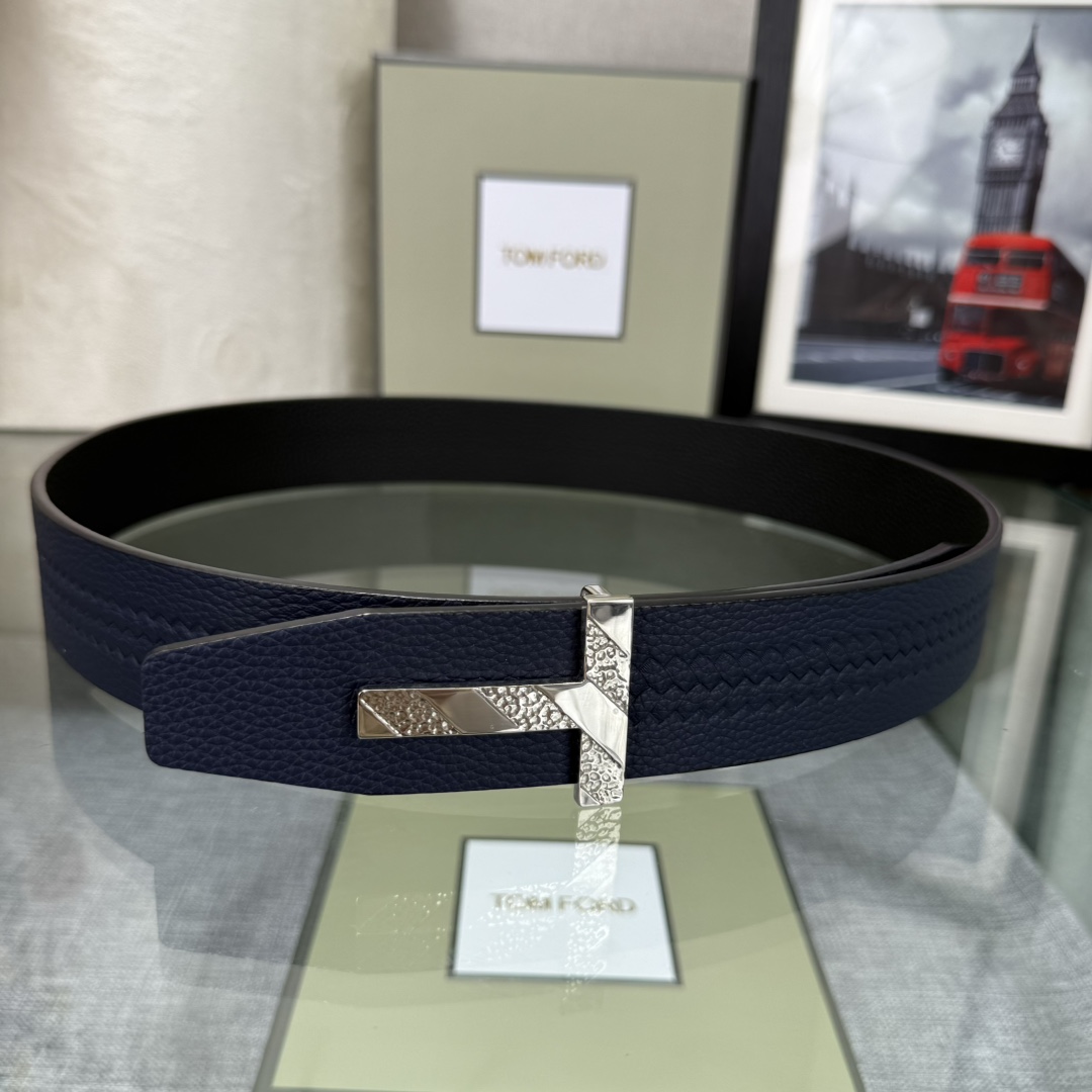 汤姆福特最新网红爆款双面头层牛皮专柜同步3.8宽新款上市了，原版牛皮，搭配铜扣，优雅，大方用的方便。谢谢