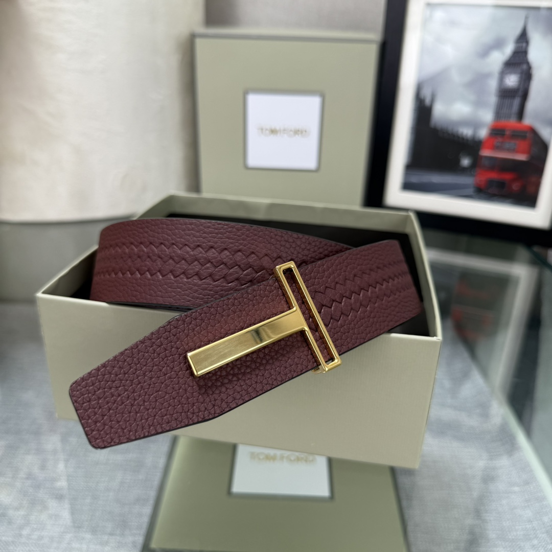 汤姆福特最新网红爆款双面头层牛皮专柜同步3.8宽新款上市了，原版牛皮，搭配铜扣，优雅，大方用的方便。谢谢