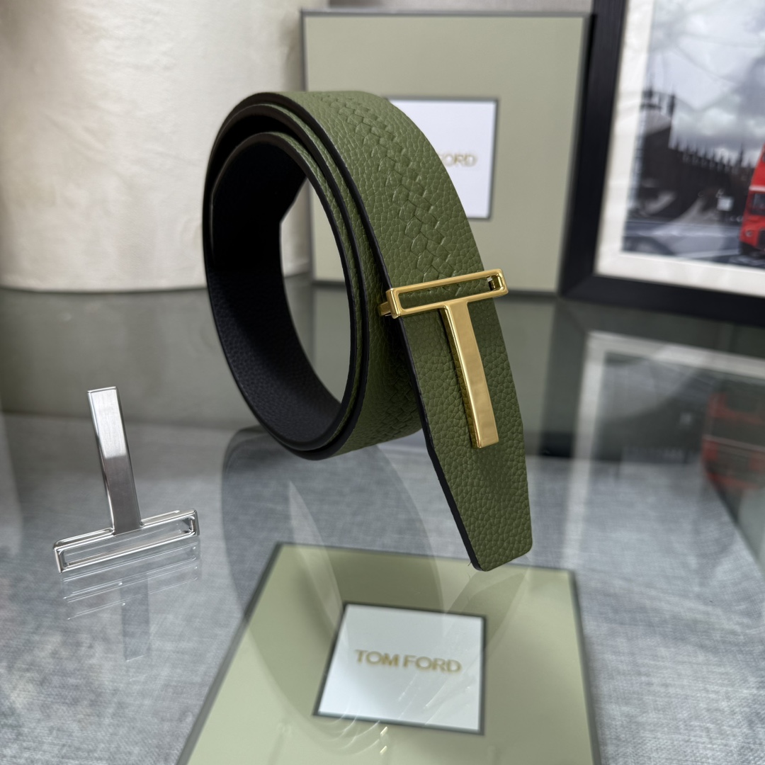 汤姆福特最新网红爆款双面头层牛皮专柜同步3.8宽新款上市了，原版牛皮，搭配铜扣，优雅，大方用的方便。谢谢