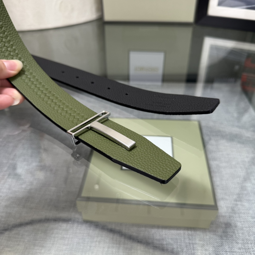 汤姆福特最新网红爆款双面头层牛皮专柜同步3.8宽新款上市了，原版牛皮，搭配铜扣，优雅，大方用的方便。谢谢