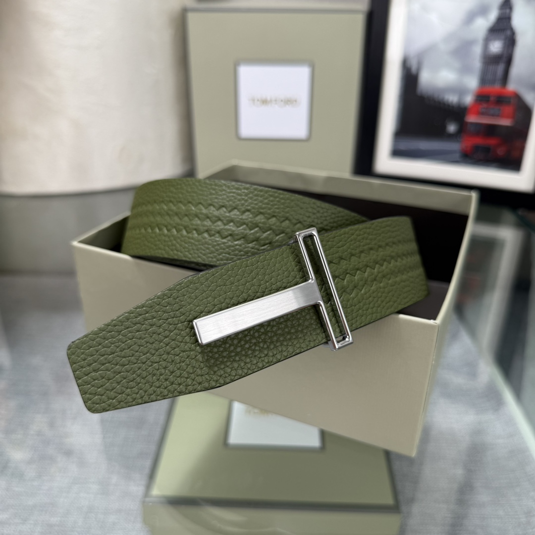 汤姆福特最新网红爆款双面头层牛皮专柜同步3.8宽新款上市了，原版牛皮，搭配铜扣，优雅，大方用的方便。谢谢