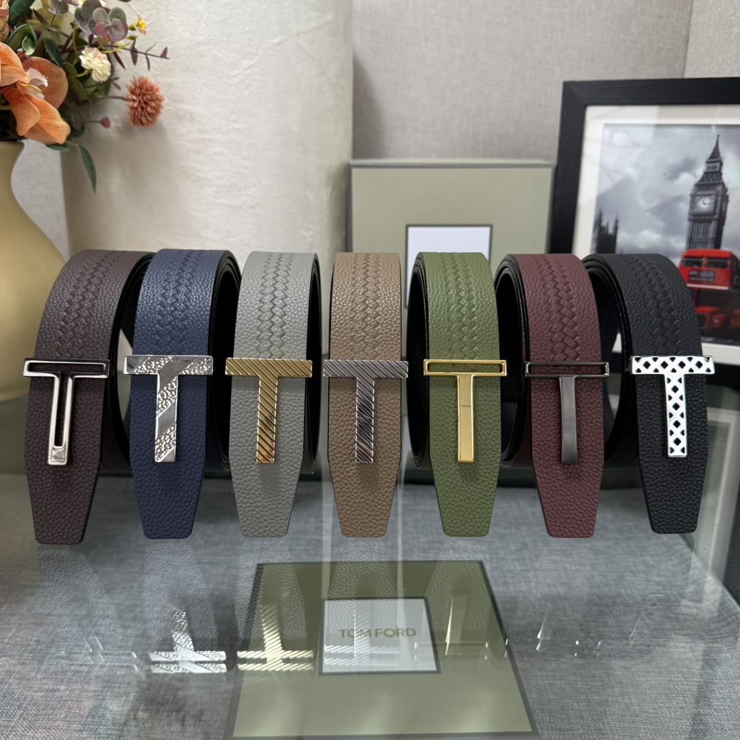 汤姆福特最新网红爆款双面头层牛皮专柜同步3.8宽新款上市了，原版牛皮，搭配铜扣，优雅，大方用的方便。谢谢