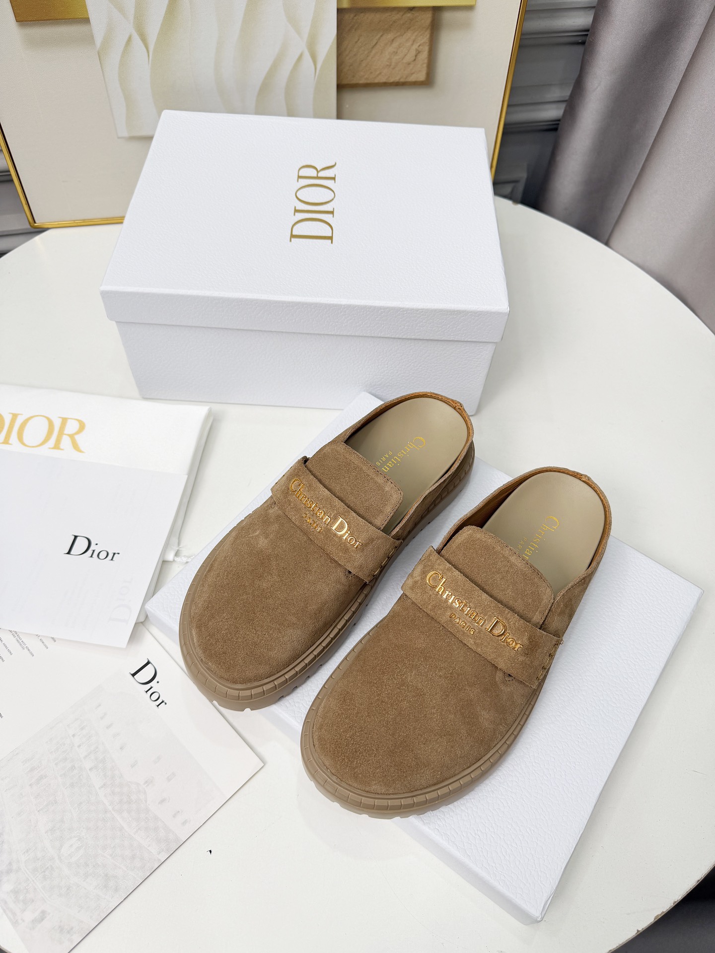 NO:781686,Dior Dior high version half-slip slippers 2026 new classic model purchase level quality foreign counter popular thick-soled slippers———————— Upper cowhide lining sheepskin original customized special material. Original sole mold opening 11 (lightweight) thick sole heel 5cm 3cm forefoot code number 35-40 (with full set of packaging), half drag, dior, dior, slippers, cowhide, sheepskin19860909Dior迪奥高版本半拖懒人鞋2026新品经典款代购级别品质国外专柜爆款厚底拖鞋————————————  鞋面牛皮内里羊皮原版定制特殊材料. 鞋底原版开模11（轻便） 底厚后跟5cm 前掌3cm 码数35-40（配全套包装）,半拖,dior,dior,slippers,cowhide,sheepskin,Women's Shoes