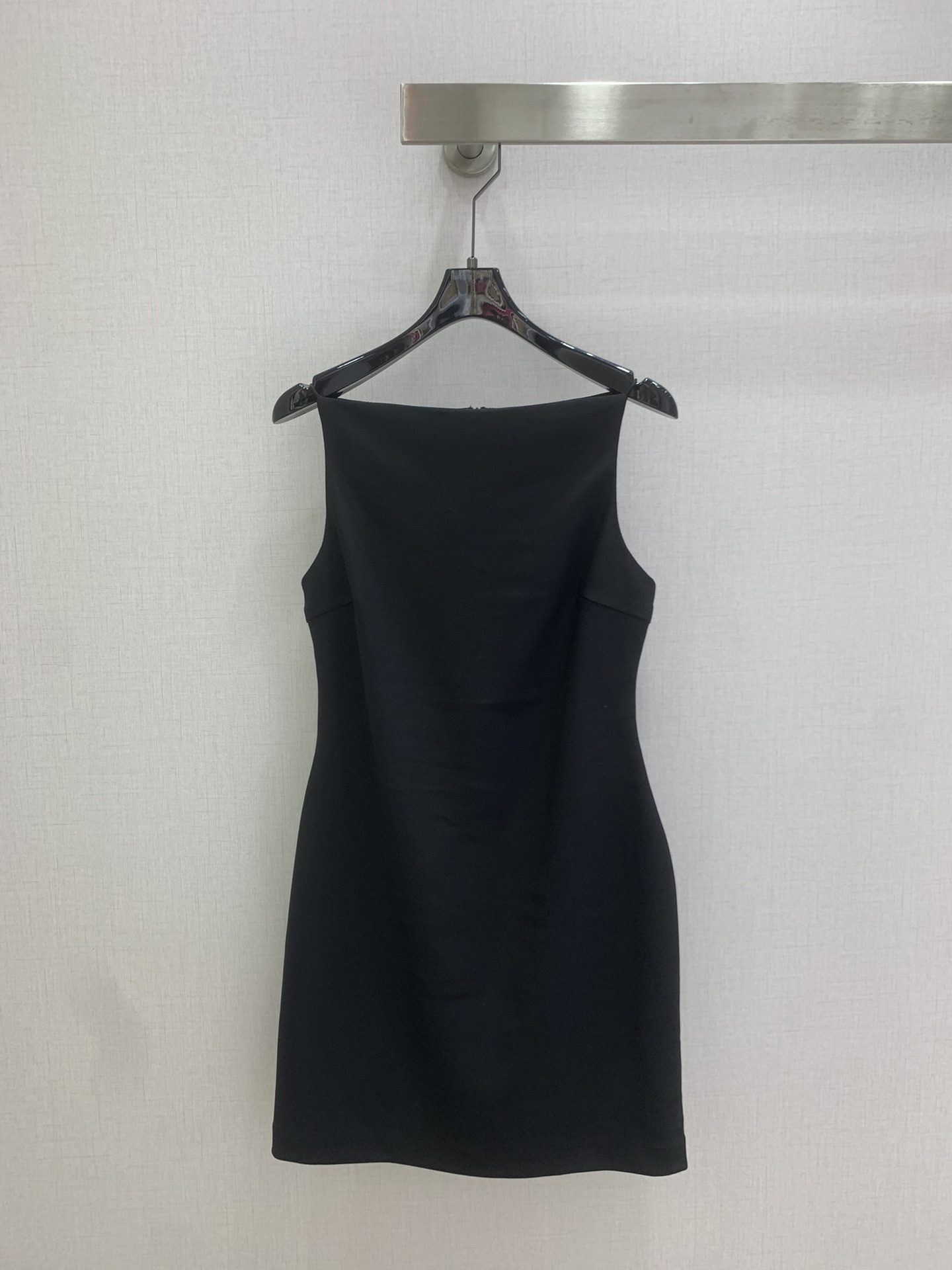 NO:803540,Highly recommended 26 spring and summer new sleeveless suspender dress, slim fit + waist design, easily outlines body curves. The fabric is light and breathable, super comfortable to wear in summer!  The sleeveless design can be easily used for commuting, dating, and daily life. It is more neat and neat. Pair it with sandals or white shoes. It is simple and fashionable, and you can easily get a refreshing summer look!  Three colors SMLXL code, high quality ABC, sandals, skirts,19860909强烈推荐 26春夏新款 无袖吊带连衣裙,修身剪裁+收腰设计,轻松勾勒身形曲线.面料轻薄透气,夏天穿超舒服！通勤、约会、日常都能轻松驾驭无袖设计更显利落,搭配凉鞋或小白鞋,简约又时髦,轻松get夏日清爽look！三个色 SMLXL码 高品质ABC,,sandals,skirts,,Women's clothing