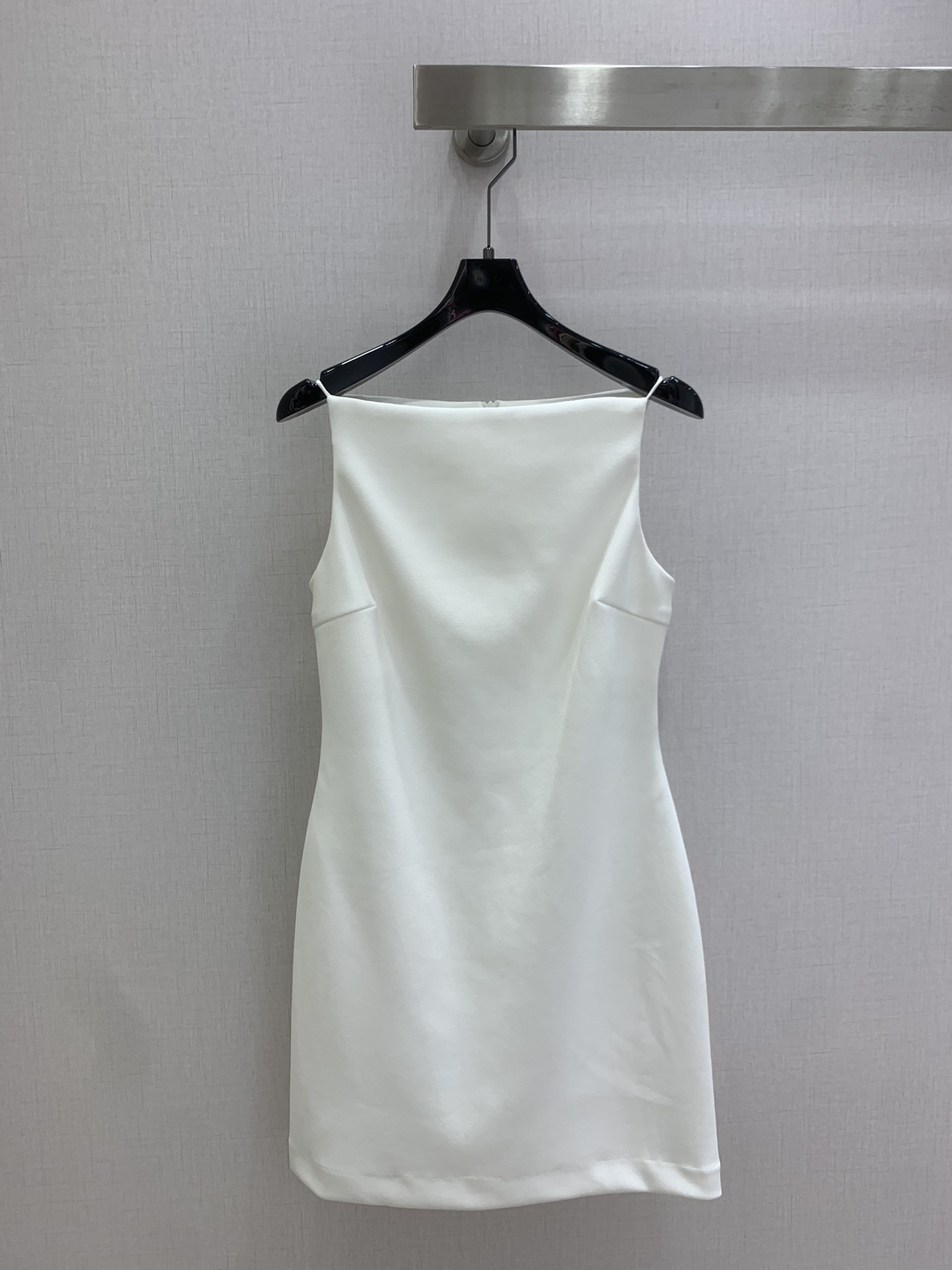 NO:803536,Highly recommended 26 spring and summer new sleeveless suspender dress, slim fit + waist design, easily outlines body curves. The fabric is light and breathable, super comfortable to wear in summer!  The sleeveless design can be easily used for commuting, dating, and daily life. It is more neat and neat. Pair it with sandals or white shoes. It is simple and fashionable, and you can easily get a refreshing summer look!  Three colors SMLXL code, high quality ABC, sandals, skirts,19860909强烈推荐 26春夏新款 无袖吊带连衣裙,修身剪裁+收腰设计,轻松勾勒身形曲线.面料轻薄透气,夏天穿超舒服！通勤、约会、日常都能轻松驾驭无袖设计更显利落,搭配凉鞋或小白鞋,简约又时髦,轻松get夏日清爽look！三个色 SMLXL码 高品质ABC,,sandals,skirts,,Women's clothing
