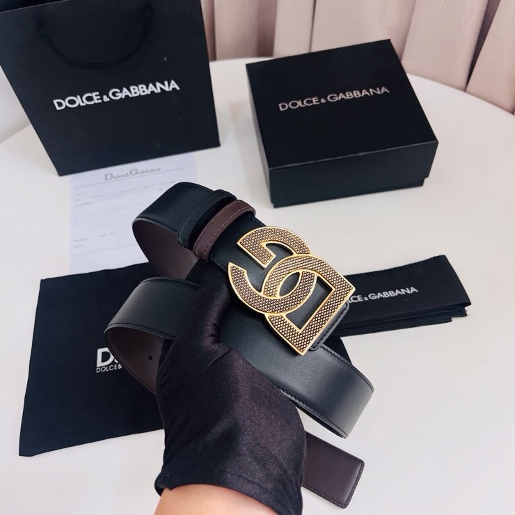 Dolce&Gabbana  黑咖双面小牛皮腰带，双面使用尽显巧思 ，宽度.40mm