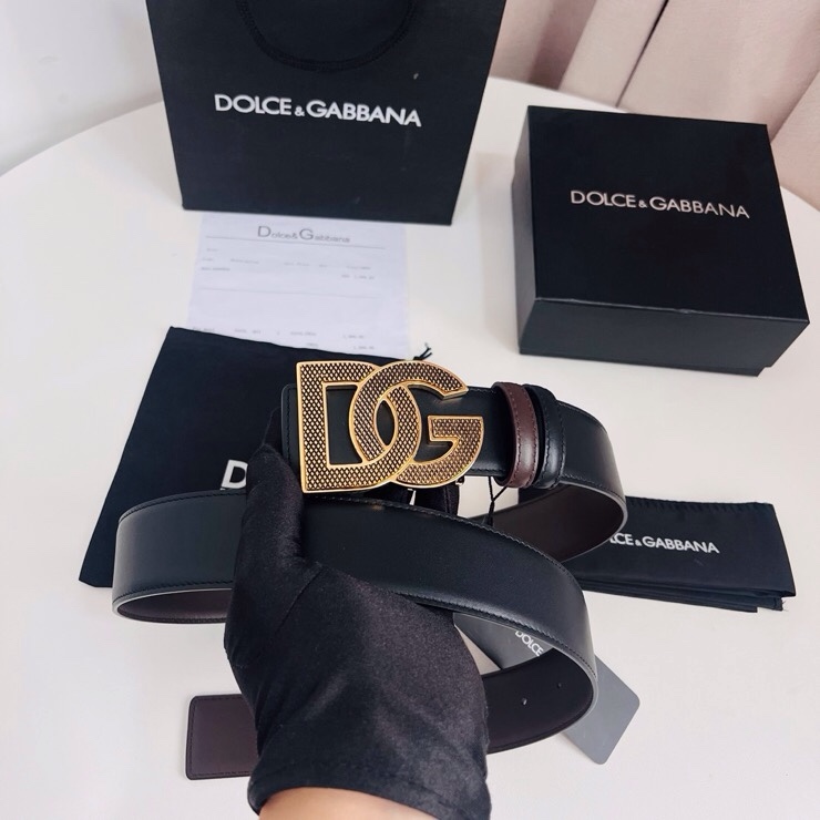 Dolce&Gabbana  黑咖双面小牛皮腰带，双面使用尽显巧思 ，宽度.40mm