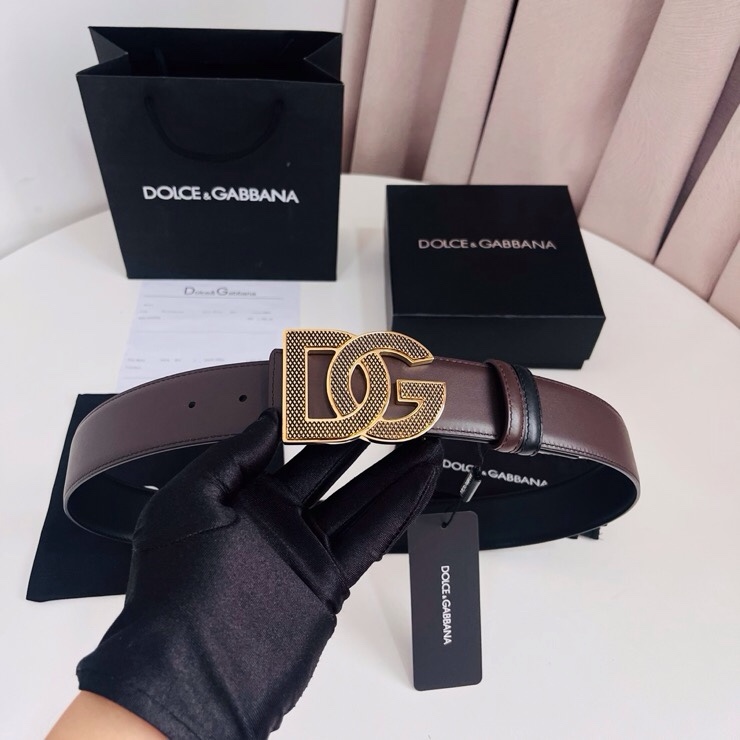 Dolce&Gabbana  黑咖双面小牛皮腰带，双面使用尽显巧思 ，宽度.40mm