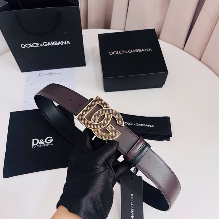 Dolce&Gabbana  黑咖双面小牛皮腰带，双面使用尽显巧思 ，宽度.40mm