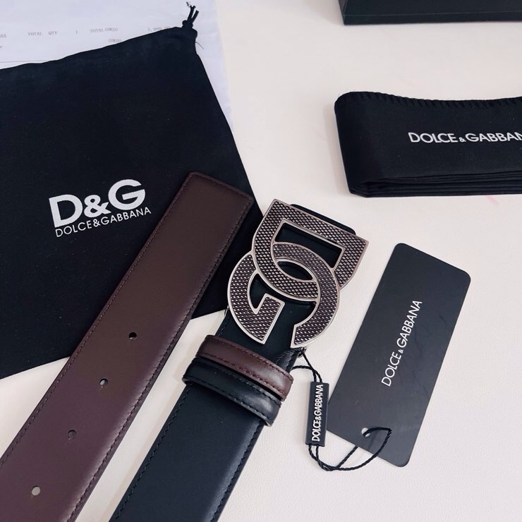 Dolce&Gabbana  黑咖双面小牛皮腰带，双面使用尽显巧思 ，宽度.40mm