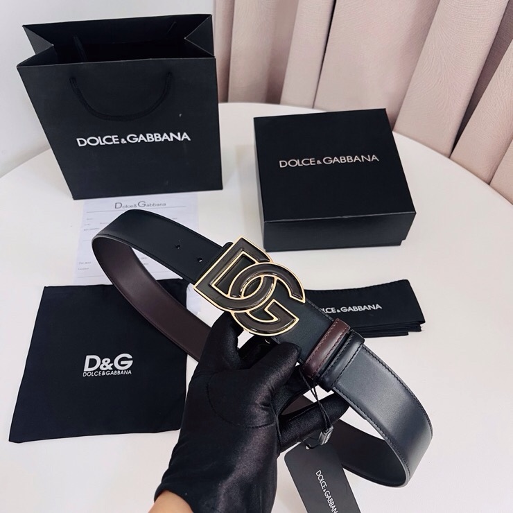 Dolce&Gabbana  黑咖双面小牛皮腰带，双面使用尽显巧思 ，宽度.40mm