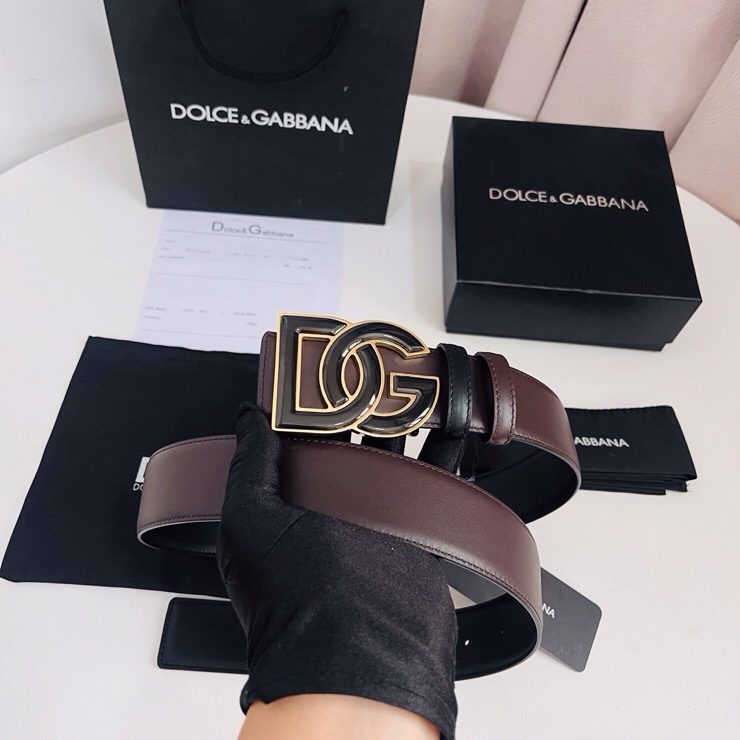 Dolce&Gabbana  黑咖双面小牛皮腰带，双面使用尽显巧思 ，宽度.40mm