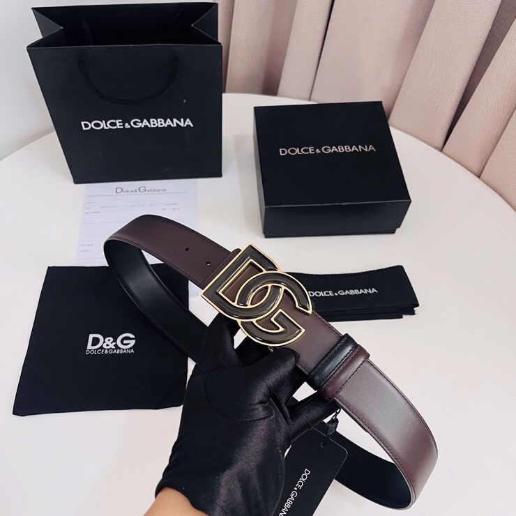 Dolce&Gabbana  黑咖双面小牛皮腰带，双面使用尽显巧思 ，宽度.40mm