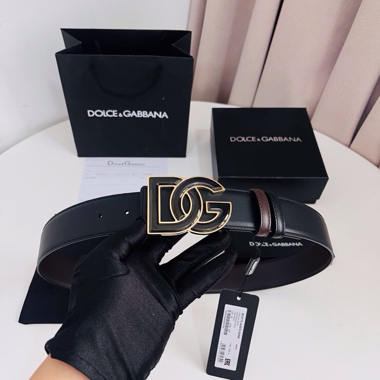 Dolce&Gabbana  黑咖双面小牛皮腰带，双面使用尽显巧思 ，宽度.40mm