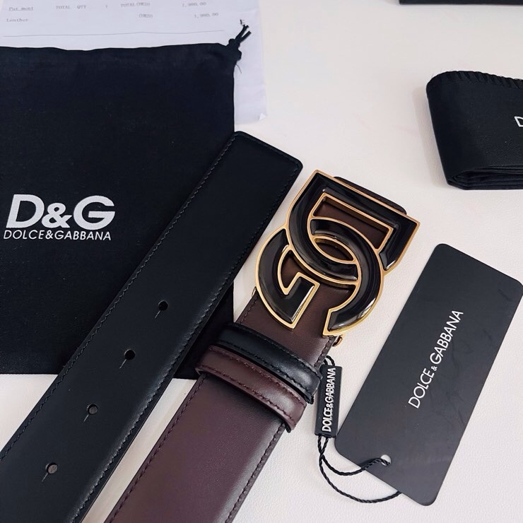 Dolce&Gabbana  黑咖双面小牛皮腰带，双面使用尽显巧思 ，宽度.40mm