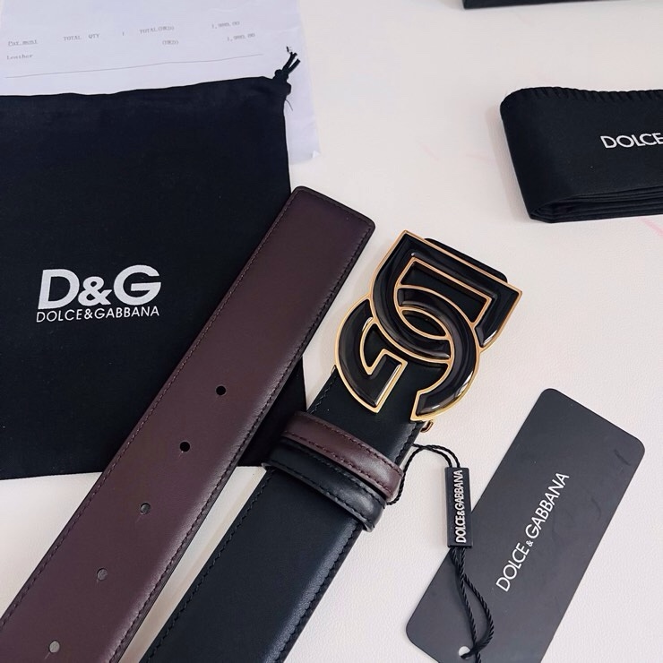 Dolce&Gabbana  黑咖双面小牛皮腰带，双面使用尽显巧思 ，宽度.40mm