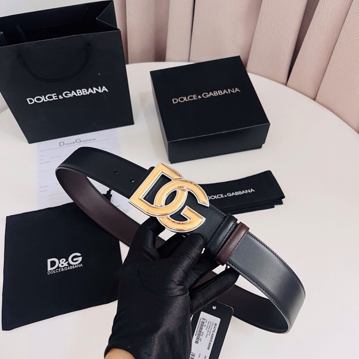 Dolce&Gabbana  黑咖双面小牛皮腰带，双面使用尽显巧思 ，宽度.40mm