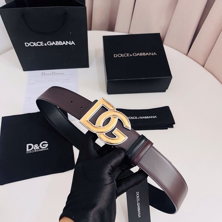 Dolce&Gabbana  黑咖双面小牛皮腰带，双面使用尽显巧思 ，宽度.40mm
