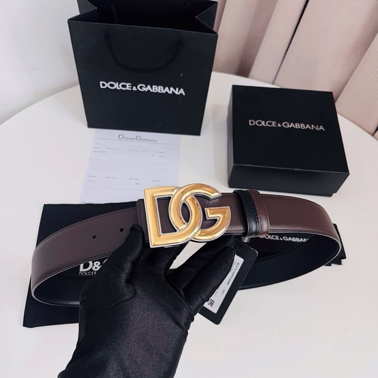 Dolce&Gabbana  黑咖双面小牛皮腰带，双面使用尽显巧思 ，宽度.40mm