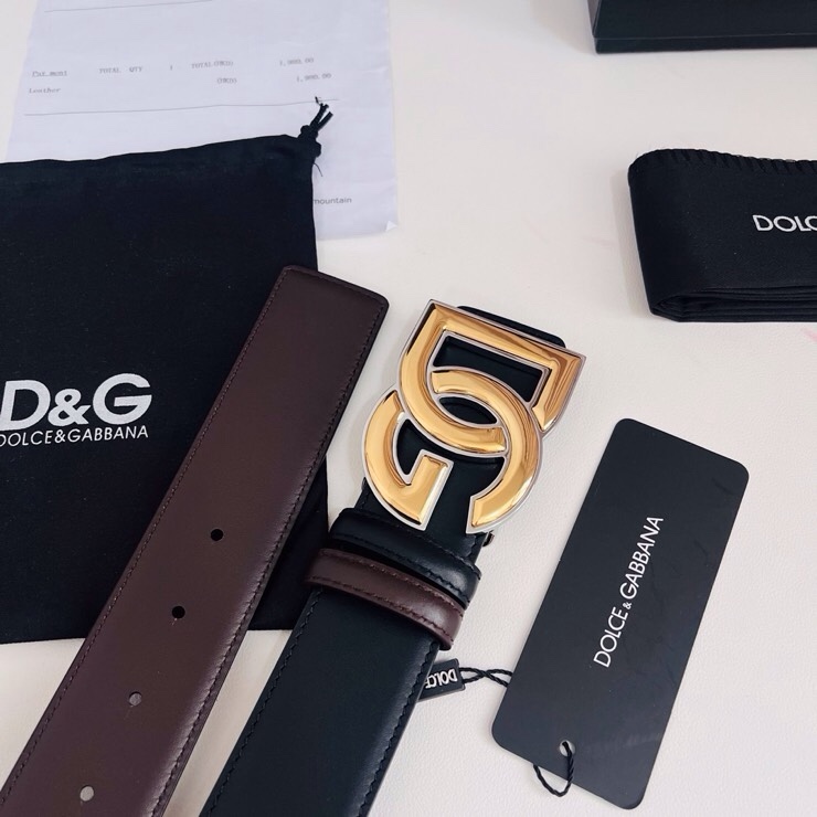 Dolce&Gabbana  黑咖双面小牛皮腰带，双面使用尽显巧思 ，宽度.40mm