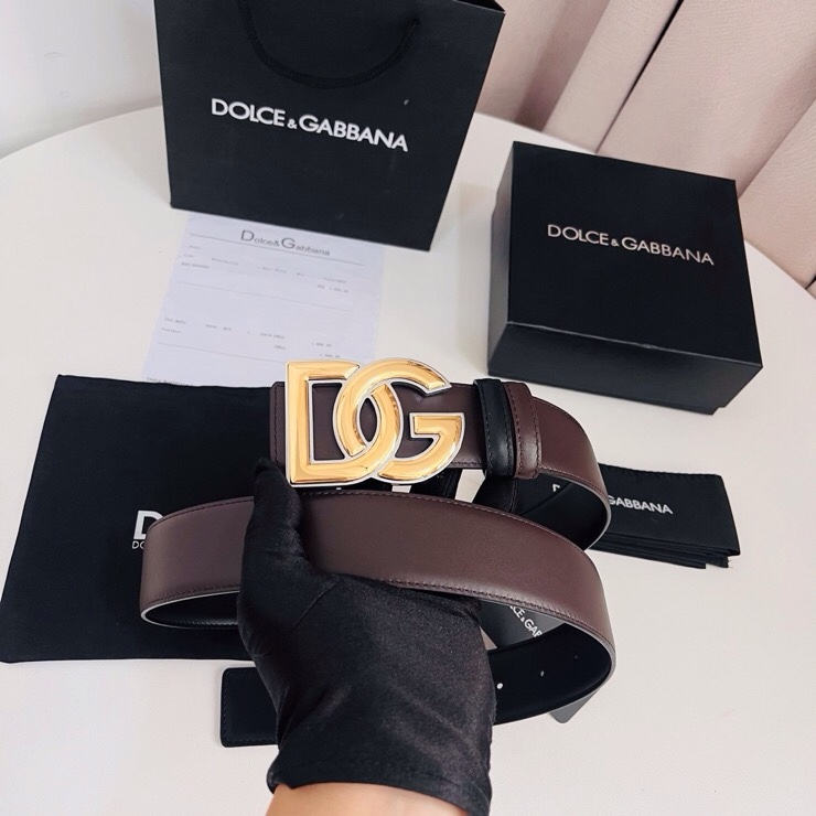 Dolce&Gabbana  黑咖双面小牛皮腰带，双面使用尽显巧思 ，宽度.40mm