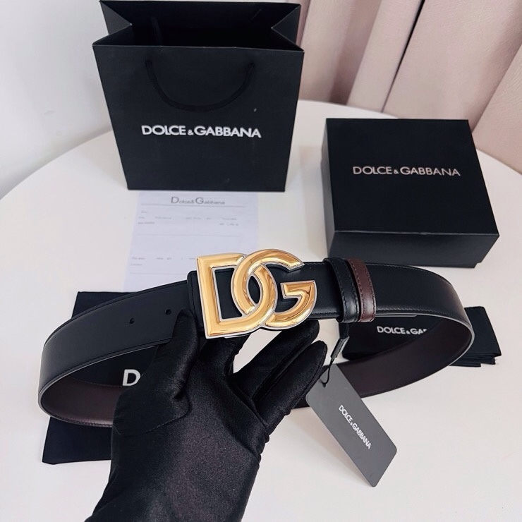 Dolce&Gabbana  黑咖双面小牛皮腰带，双面使用尽显巧思 ，宽度.40mm