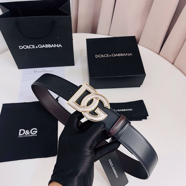 Dolce&Gabbana  黑咖双面小牛皮腰带，双面使用尽显巧思 ，宽度.40mm