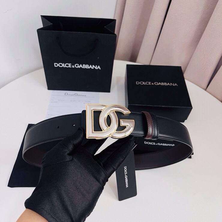 Dolce&Gabbana  黑咖双面小牛皮腰带，双面使用尽显巧思 ，宽度.40mm